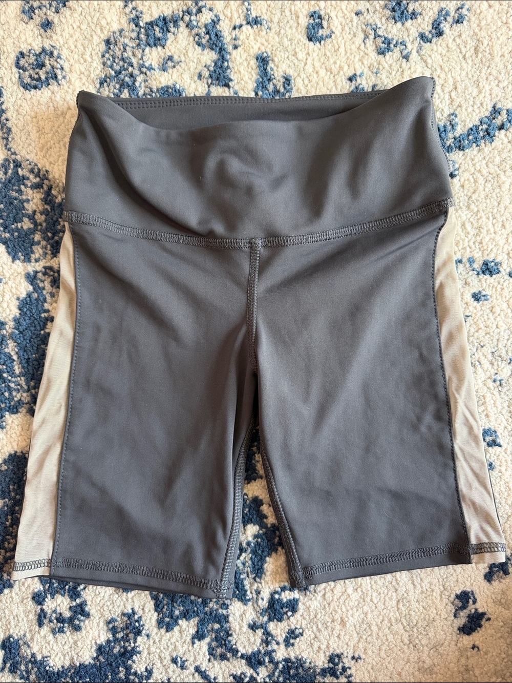 High-Waist Gray Women’s Bike Shorts with Contrast Side Panels